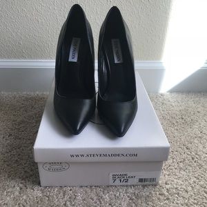 Steve Madden “Invade” Pump